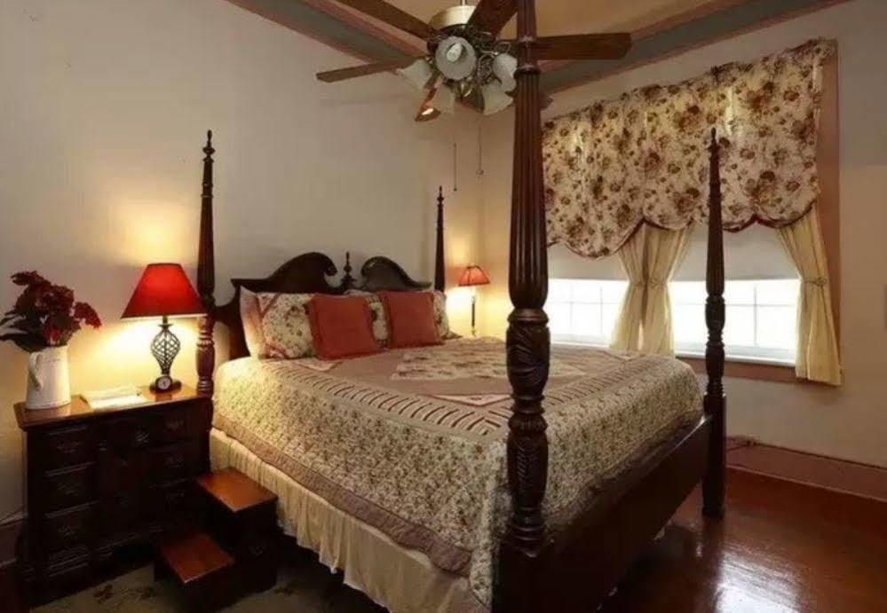 Old Castillo Bed And Breakfast Saint Martinville Exterior photo